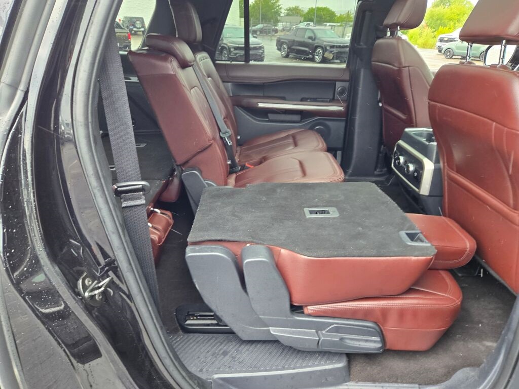 2023 Ford Expedition MAX Limited photo 5