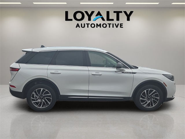 2021 Lincoln Corsair Standard photo 6