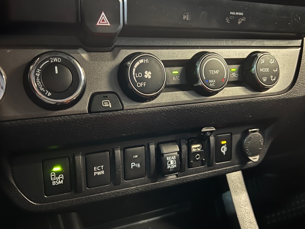 2019 Toyota Tacoma TRD Sport photo 9