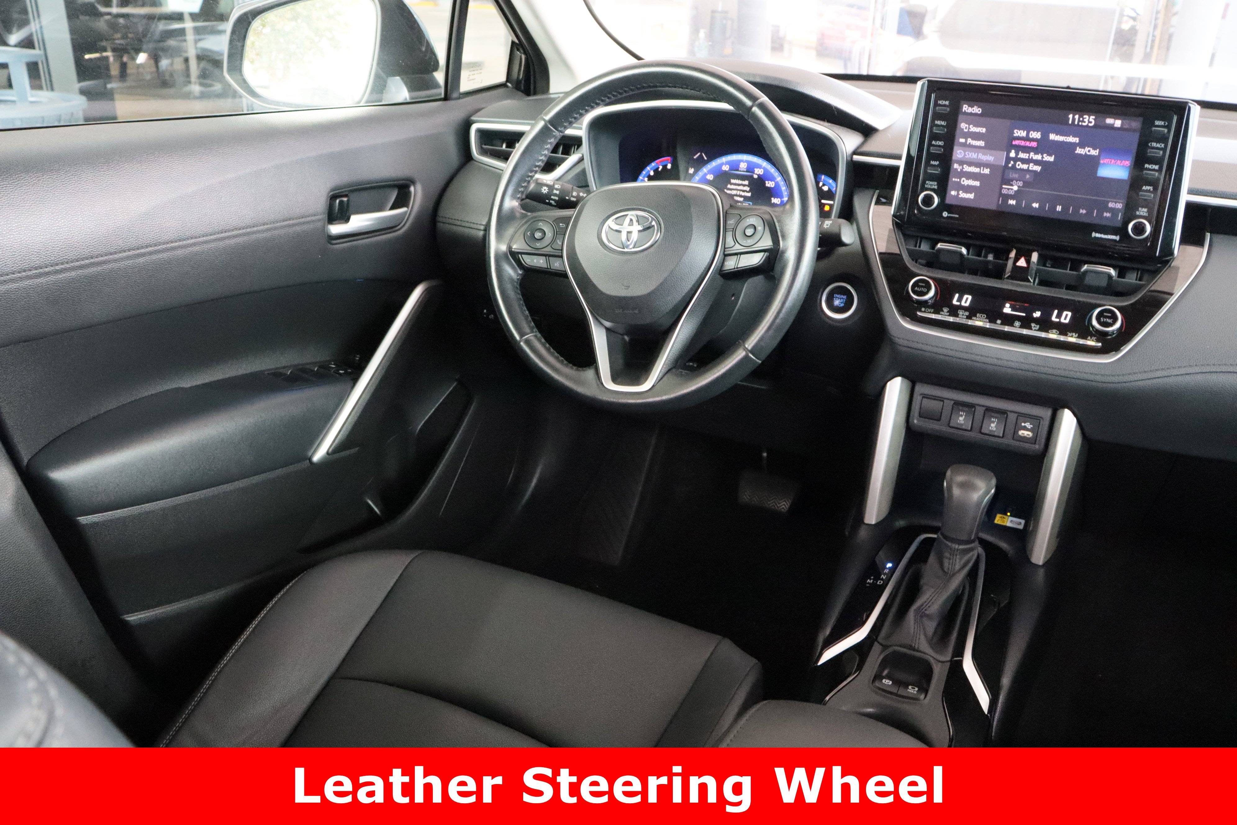 2022 Toyota Corolla Cross XLE photo 27