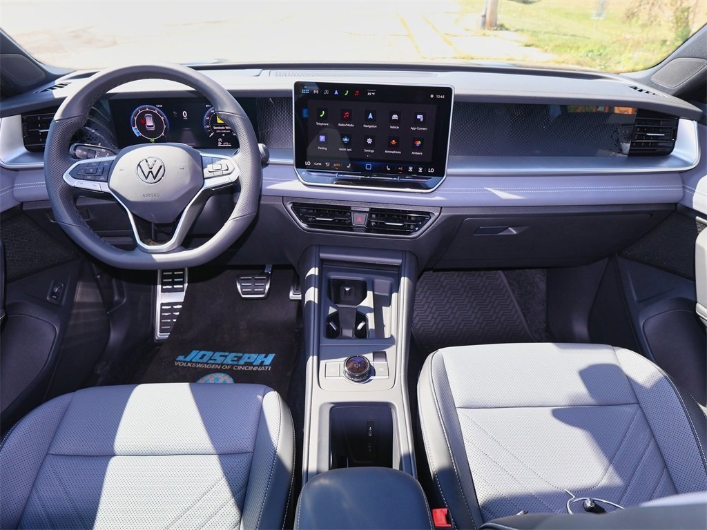 2025 Volkswagen Tiguan SE R-Line Black photo 16