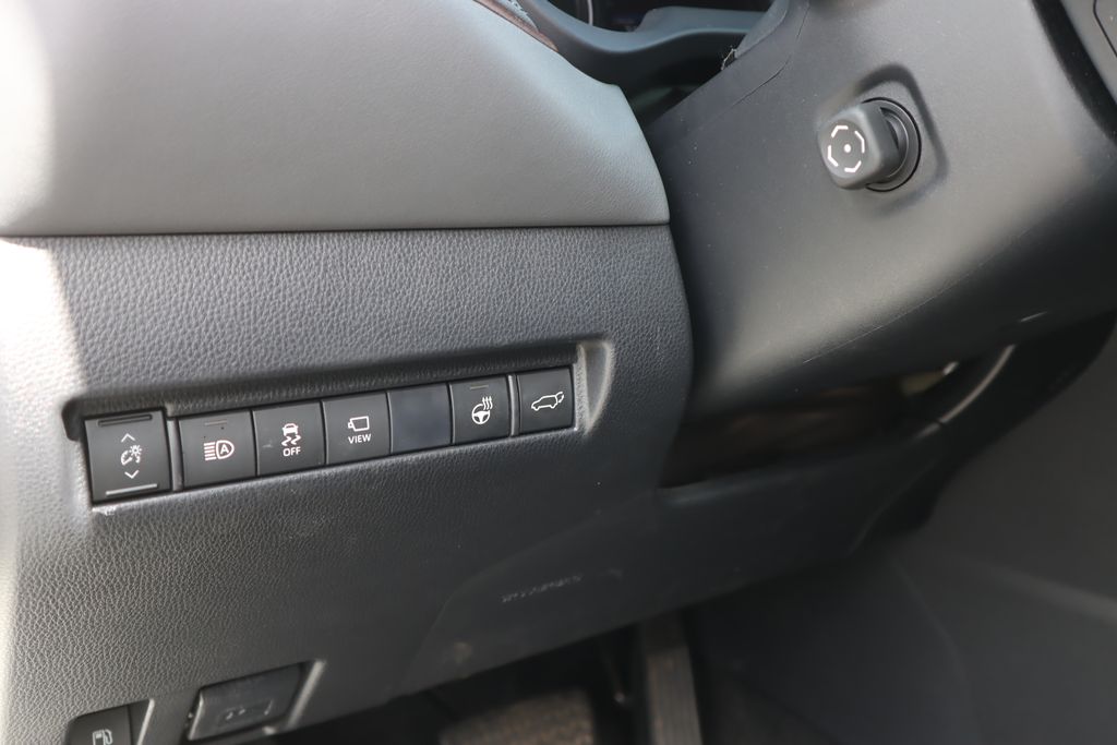 2021 Toyota Venza Limited photo 8