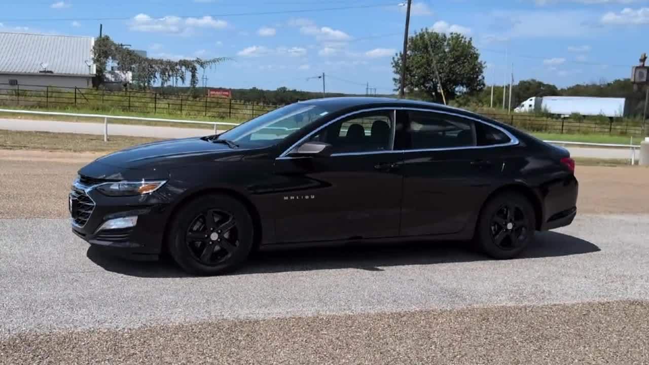 2023 Chevrolet Malibu LS photo 4