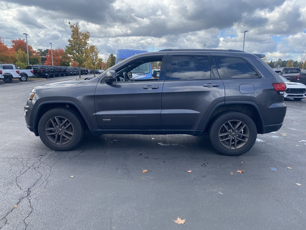 2017 Jeep Grand Cherokee Laredo photo 3