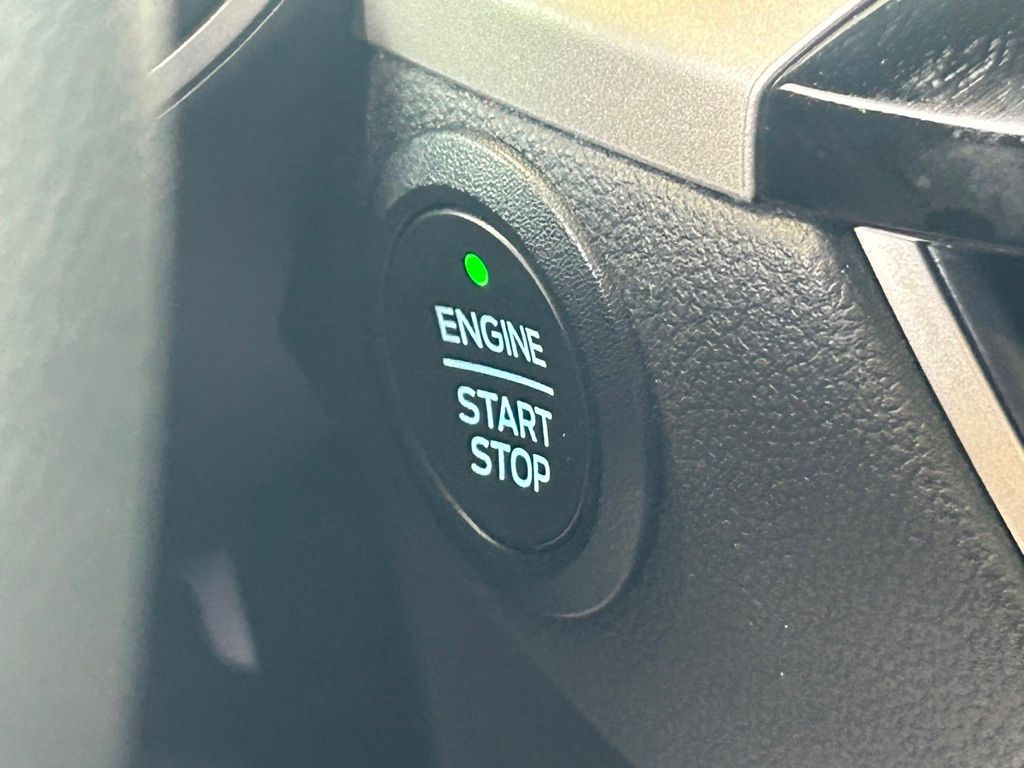 2022 Ford Escape SE Hybrid photo 39
