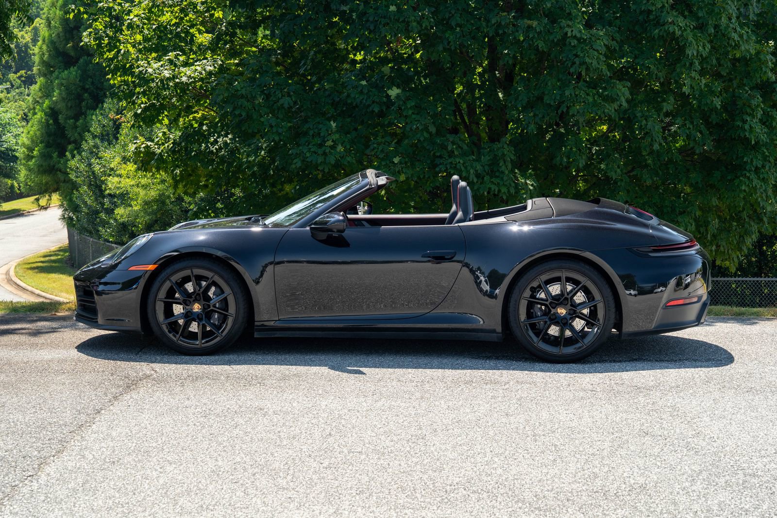 2025 Porsche 911 photo 2