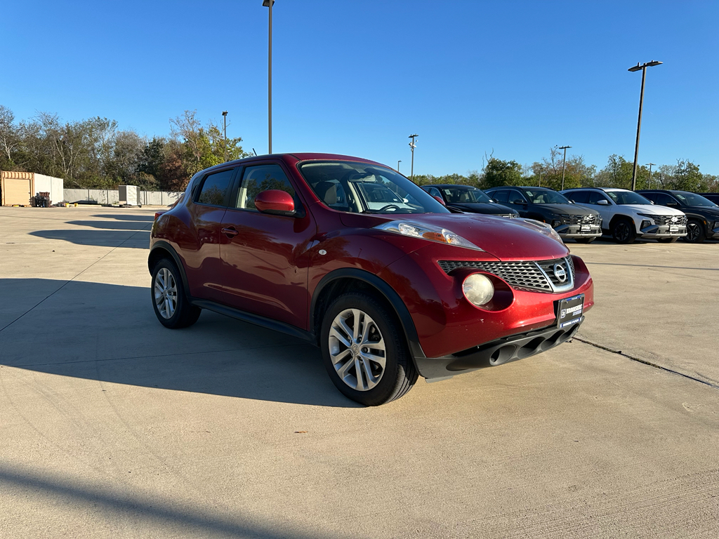 2011 Nissan Juke SV photo 3