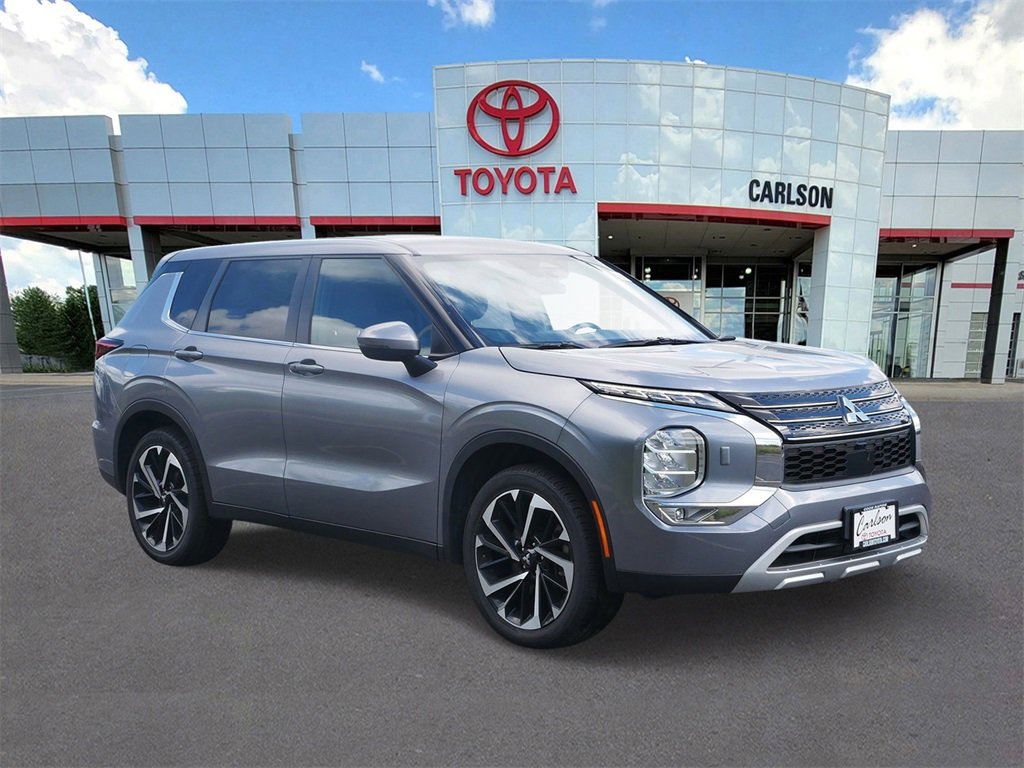 Used 2023 Mitsubishi Outlander SE Special Edition with VIN JA4J4UA89PZ026908 for sale in Minneapolis, Minnesota