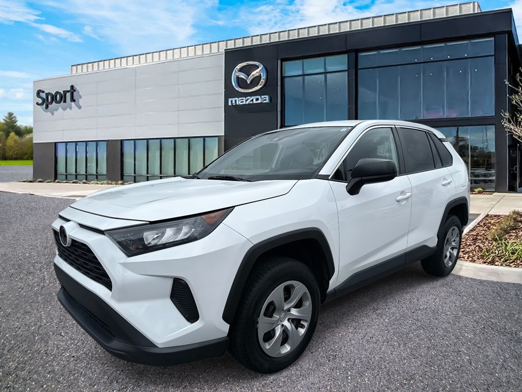2022 Toyota RAV4 LE photo 6