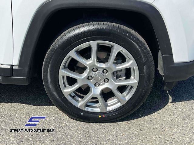 2022 Jeep Compass Latitude Lux photo 8