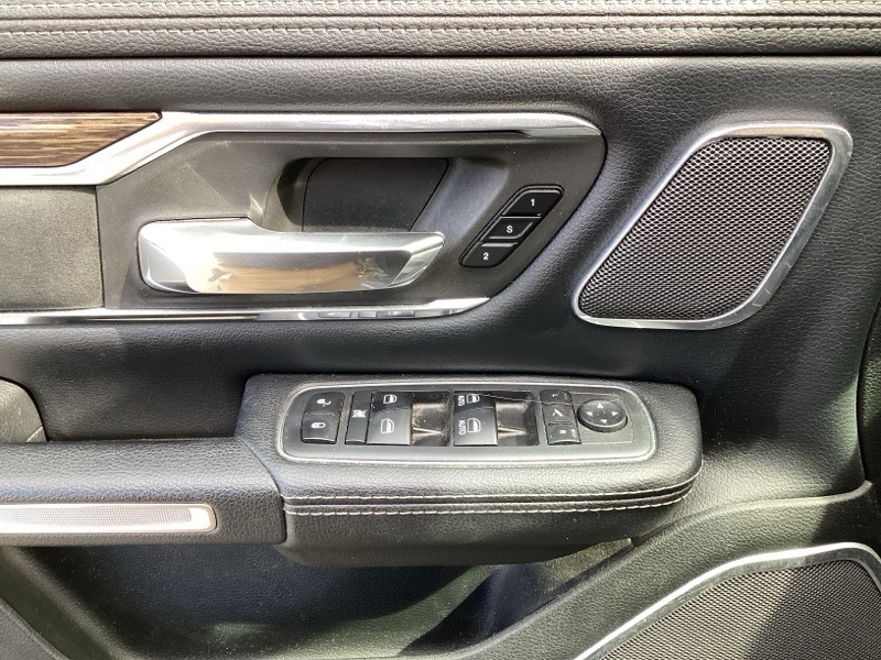 2019 Ram 1500 Laramie photo 16