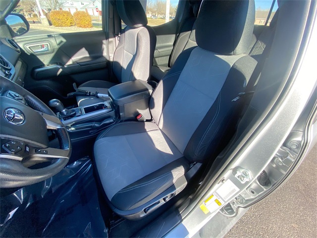 2023 Toyota Tacoma 4x4 TRD Sport photo 2