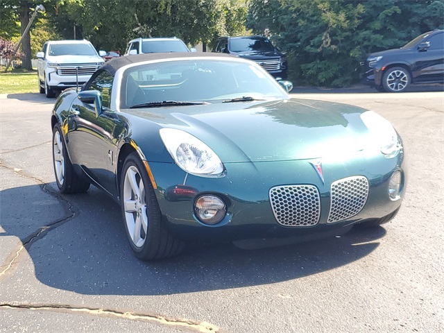 2006 Pontiac Solstice Base photo 2
