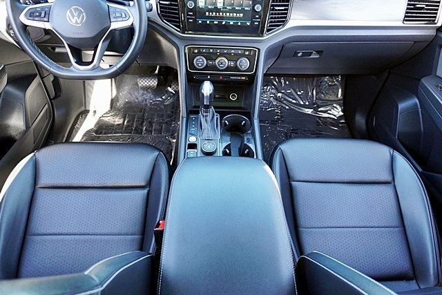 Used 2022 Silver Volkswagen 3.6L V6 SE w/Technology image 22