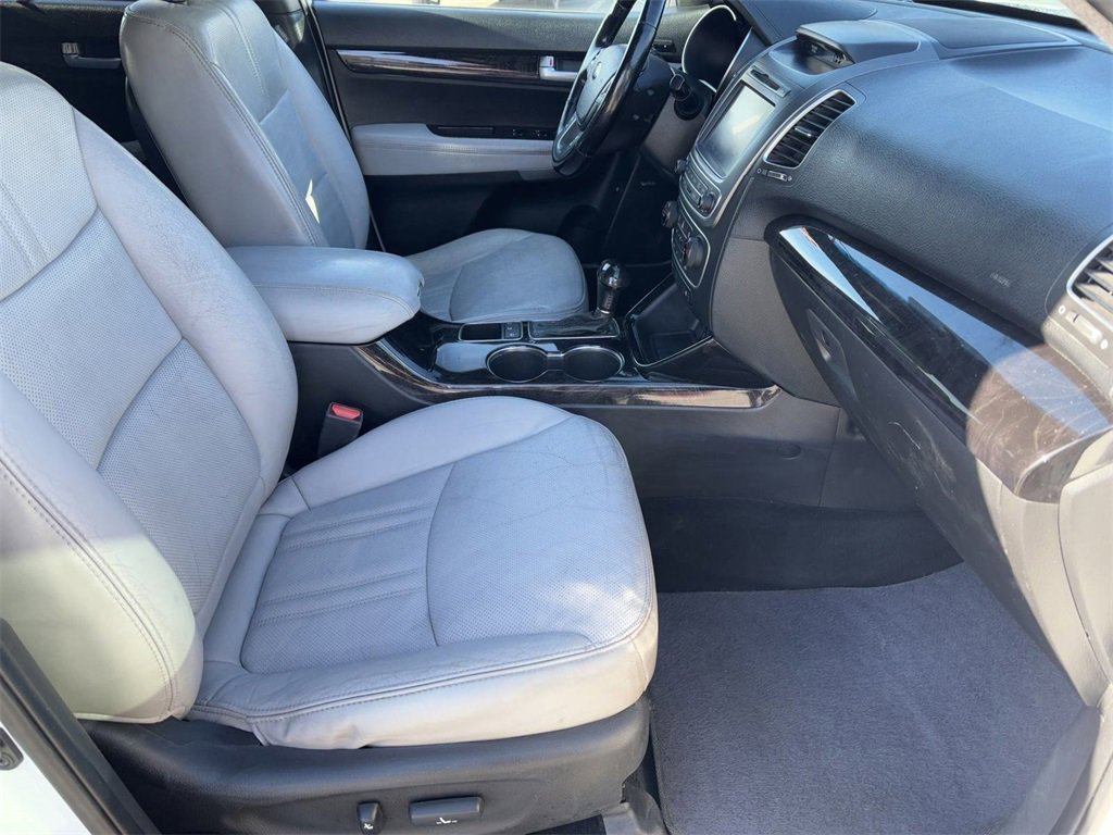 2014 Kia Sorento Limited V6 photo 19