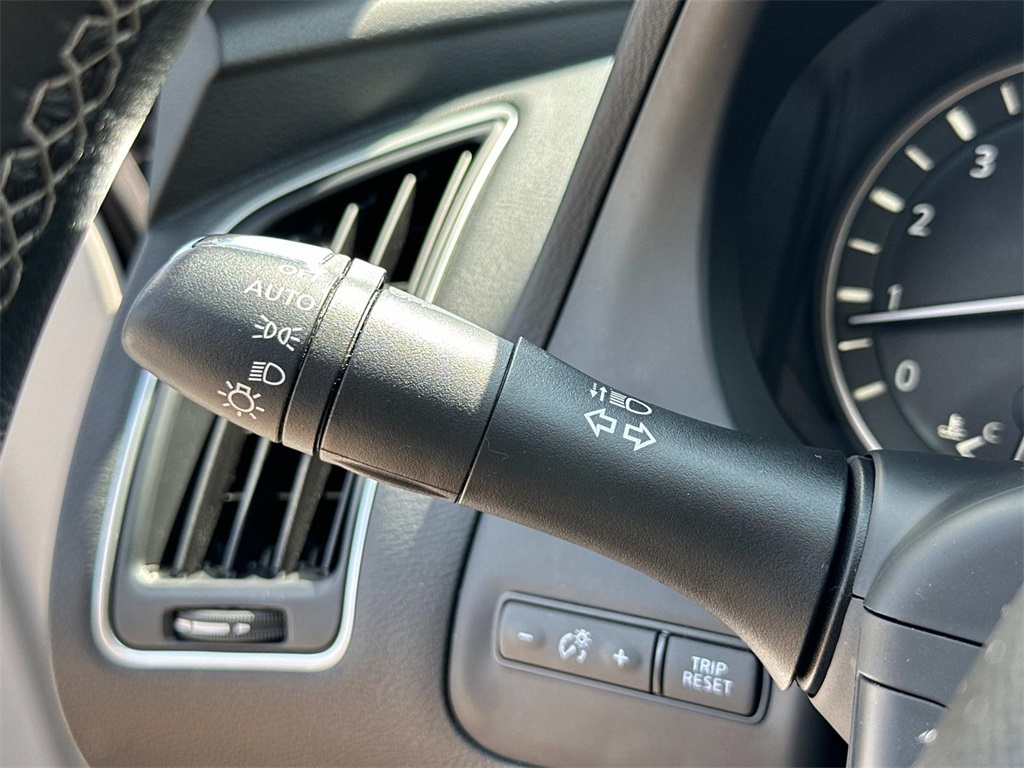 2022 Infiniti Q50 LUXE AWD photo 9