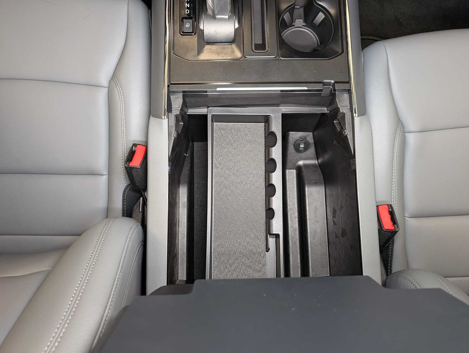 2025 Ford F-150 Lightning photo 12