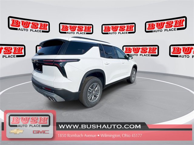 2025 Chevrolet Traverse photo 2