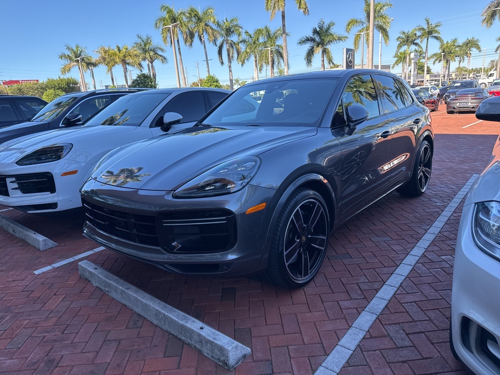 2023 Porsche Cayenne Turbo's photo