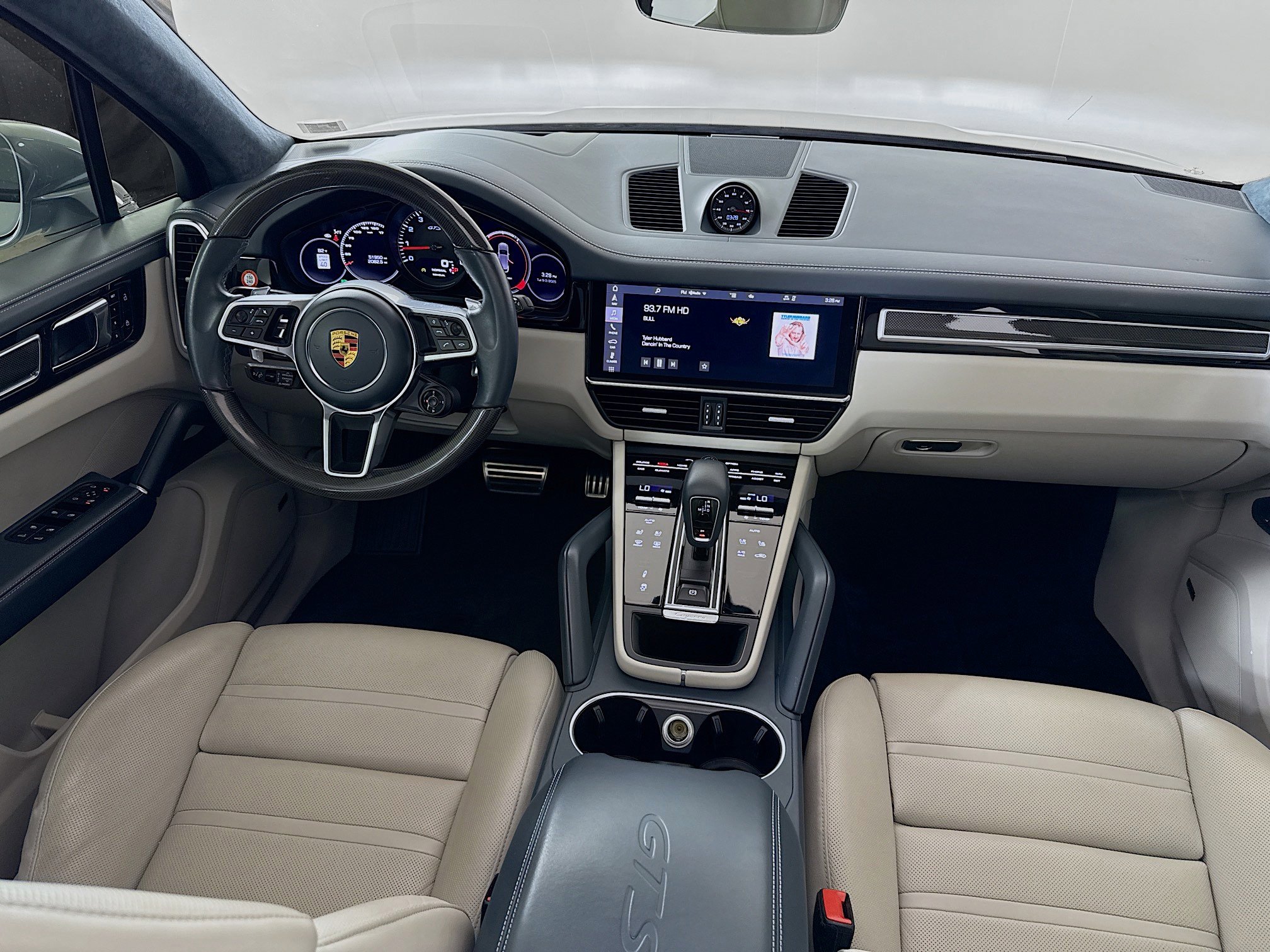 2021 Porsche Cayenne GTS photo 24