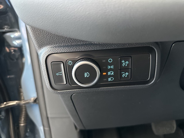2025 Ford Explorer photo 14