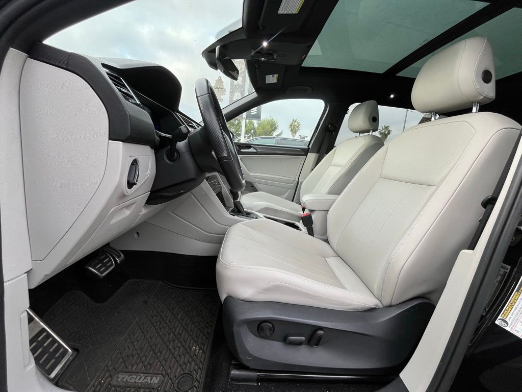2022 Volkswagen Tiguan SE R-Line Black photo 3