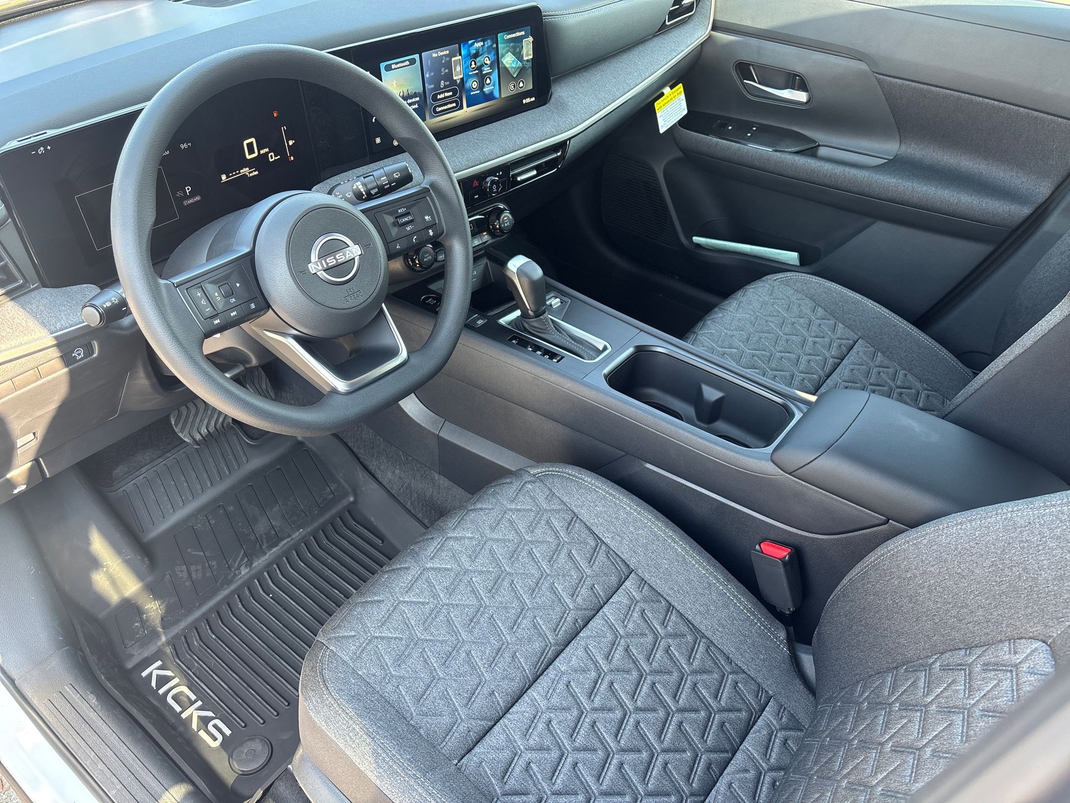 2026 Nissan Kicks SV photo 4