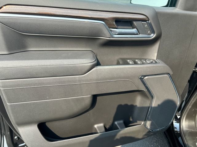 2025 Chevrolet Silverado 1500 LT photo 10