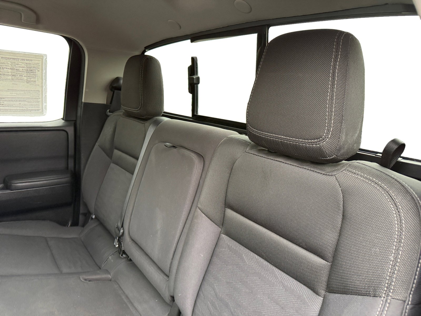 2022 Nissan Frontier SV photo 16