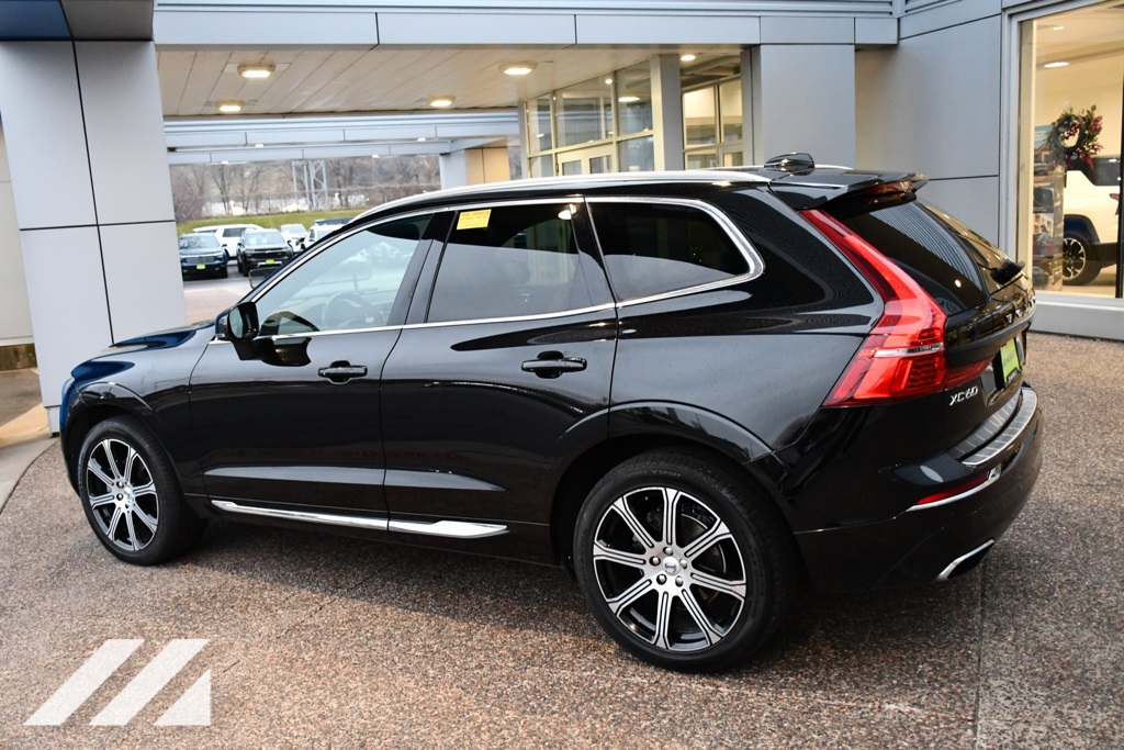 2021 Volvo XC60 T5 Inscription photo 3