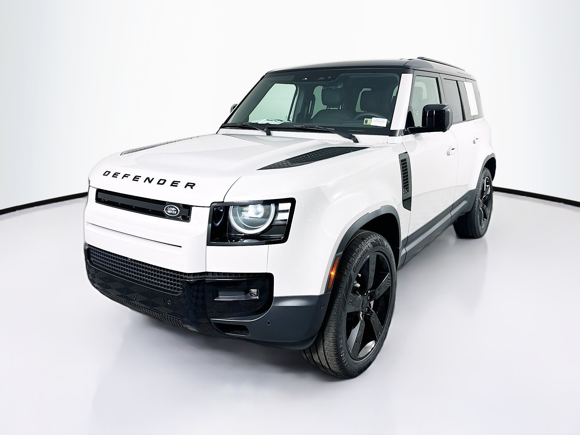 2026 Land Rover Defender S's photo