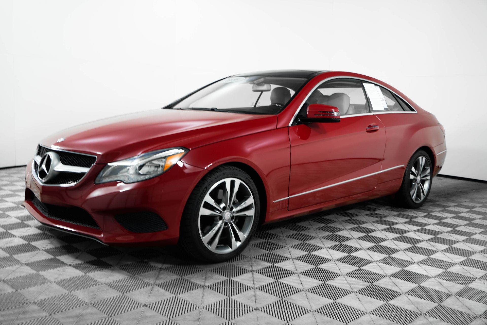 2016 Mercedes Benz E 400 photo 2