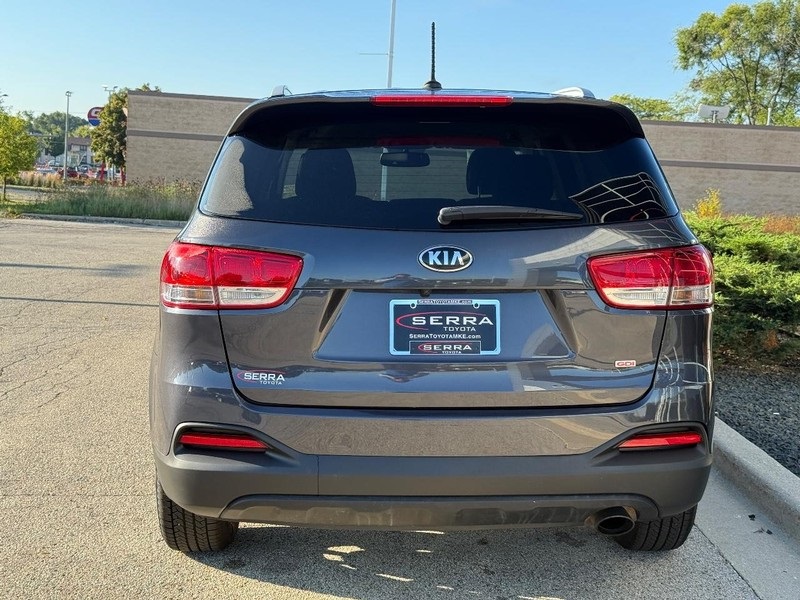 2017 Kia Sorento LX photo 4