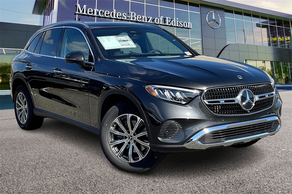 2026 Mercedes-Benz GLC Base's photo