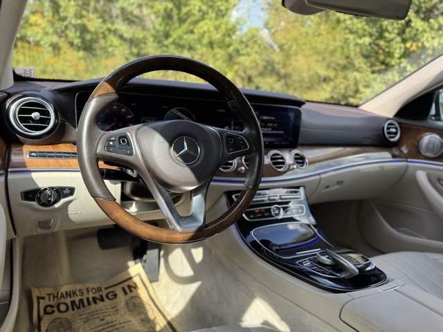 2018 Mercedes Benz E 400 4MATIC Wagon photo 23