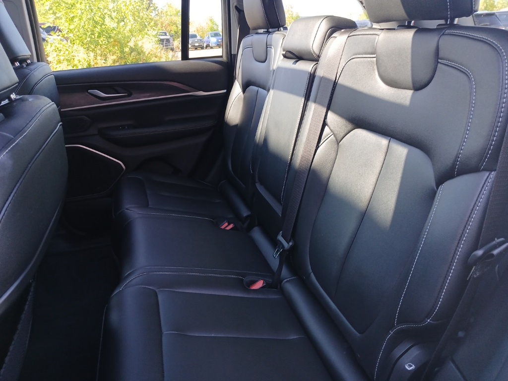 2023 Jeep Cherokee 4xe photo 23