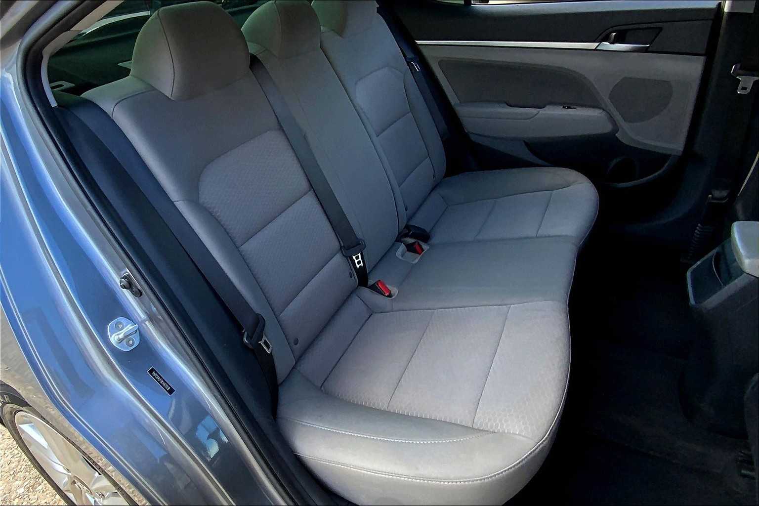 2019 Hyundai Elantra Value Edition photo 17