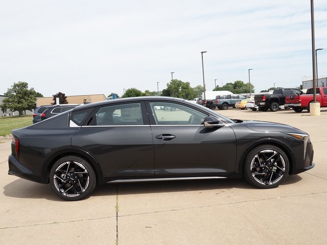 2025 Kia K4 GT-Line photo 3