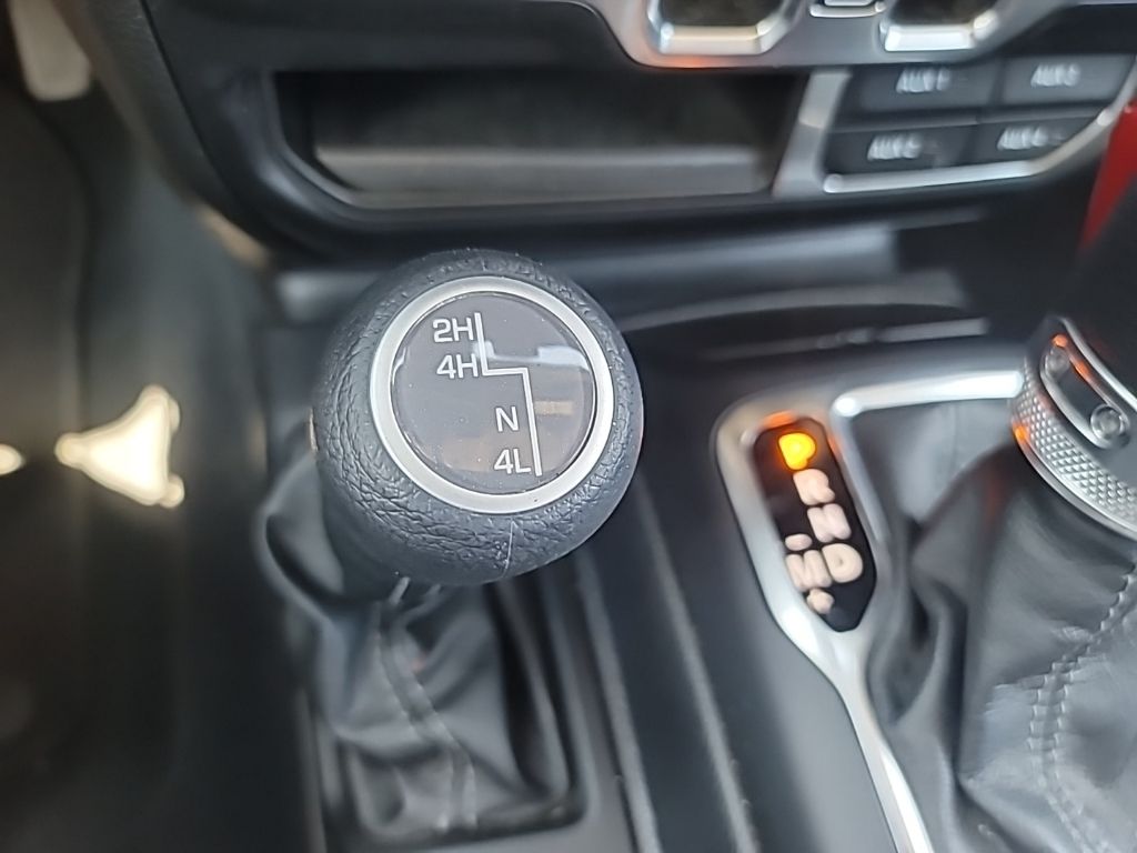 2024 Jeep Wrangler Sahara photo 11
