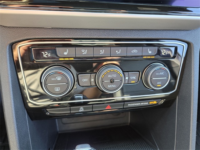 2022 Volkswagen Atlas Cross Sport V6 SEL R-Line photo 19
