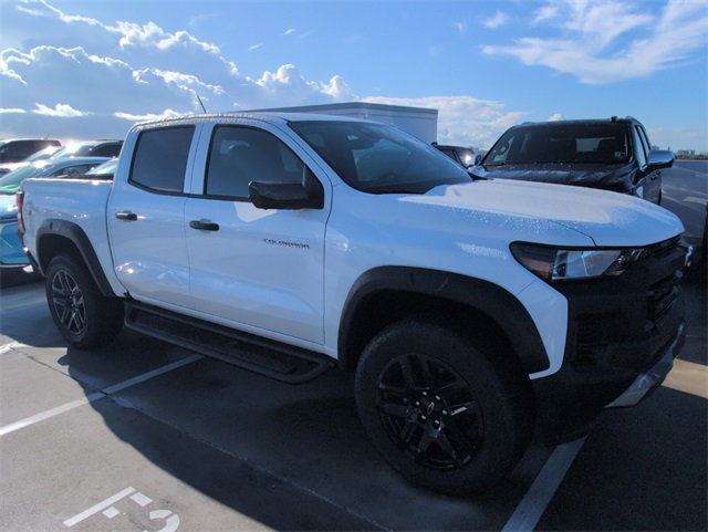 2025 Chevrolet Colorado Trail Boss photo 2