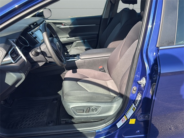 2018 Toyota Camry LE photo 10