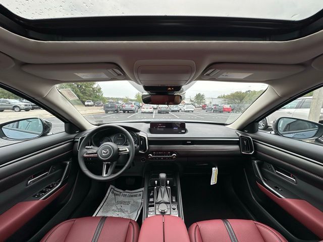2025 Mazda CX-50 Premium Plus photo 2