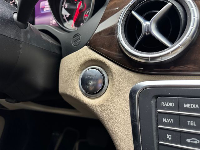 2017 Mercedes Benz CLA 250 photo 24