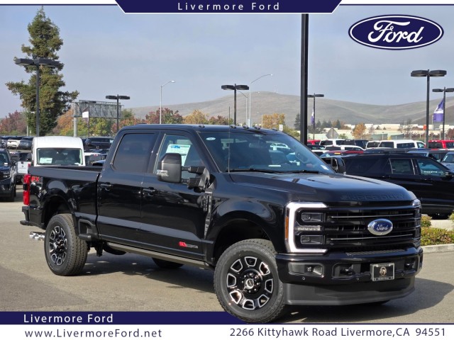 2026 Ford F-250 Super Duty Platinum's photo