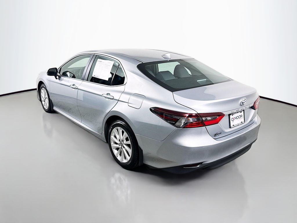 2023 Toyota Camry LE photo 3