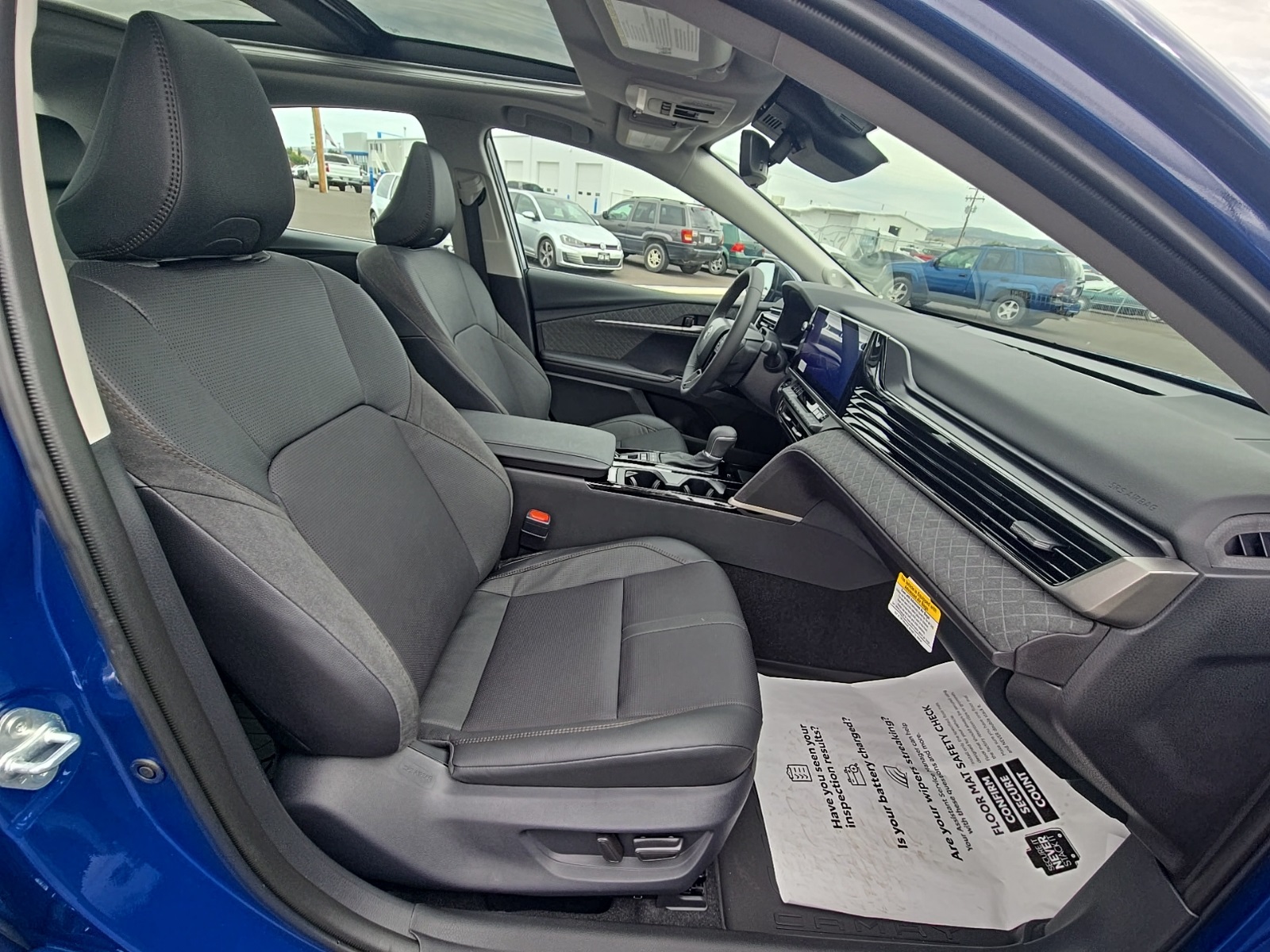 2025 Toyota Camry XLE photo 33