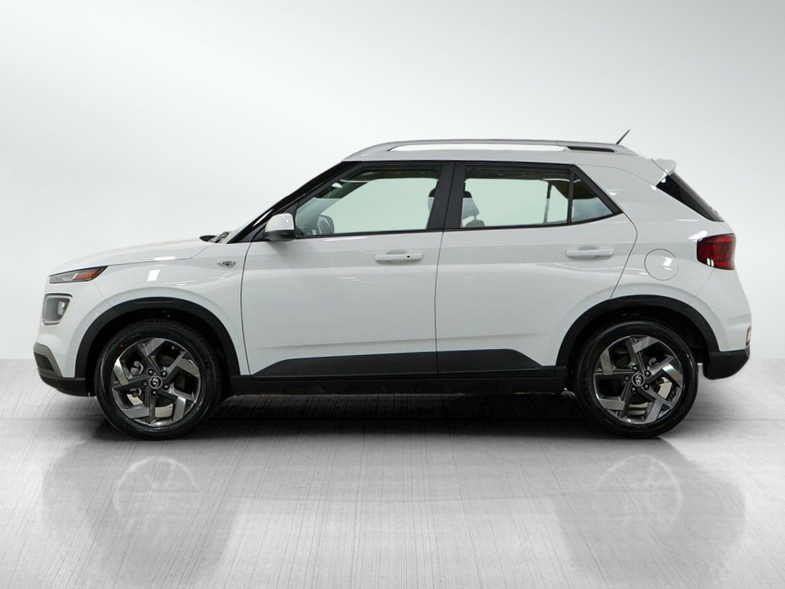 Used 2024 Hyundai Venue SEL with VIN KMHRC8A34RU304875 for sale in Minneapolis, Minnesota