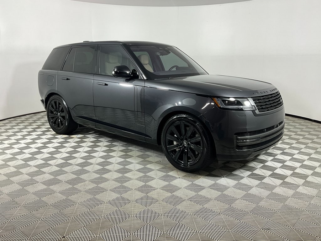2023 Land Rover Range Rover SE photo 2