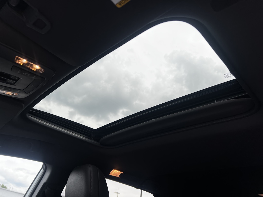 2022 Toyota Sienna XSE photo 14